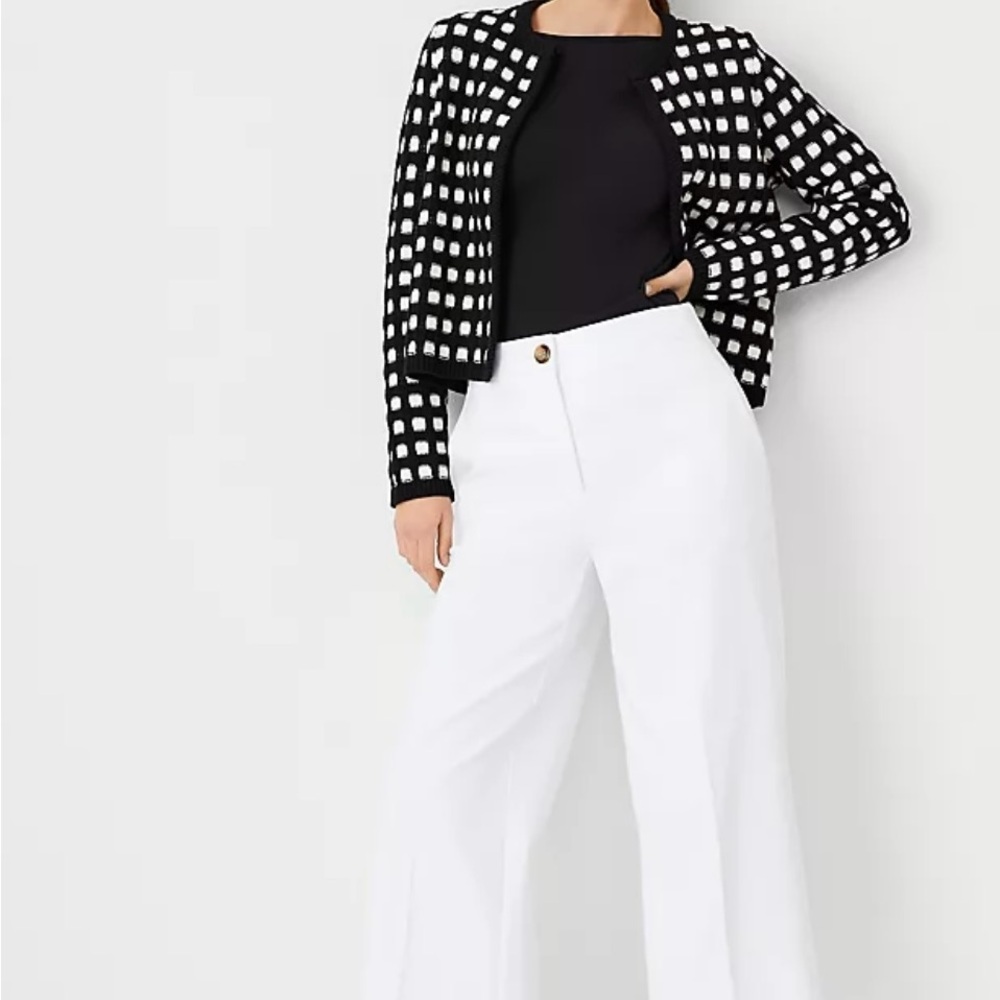 Ann Taylor White Ankle Cropped pants